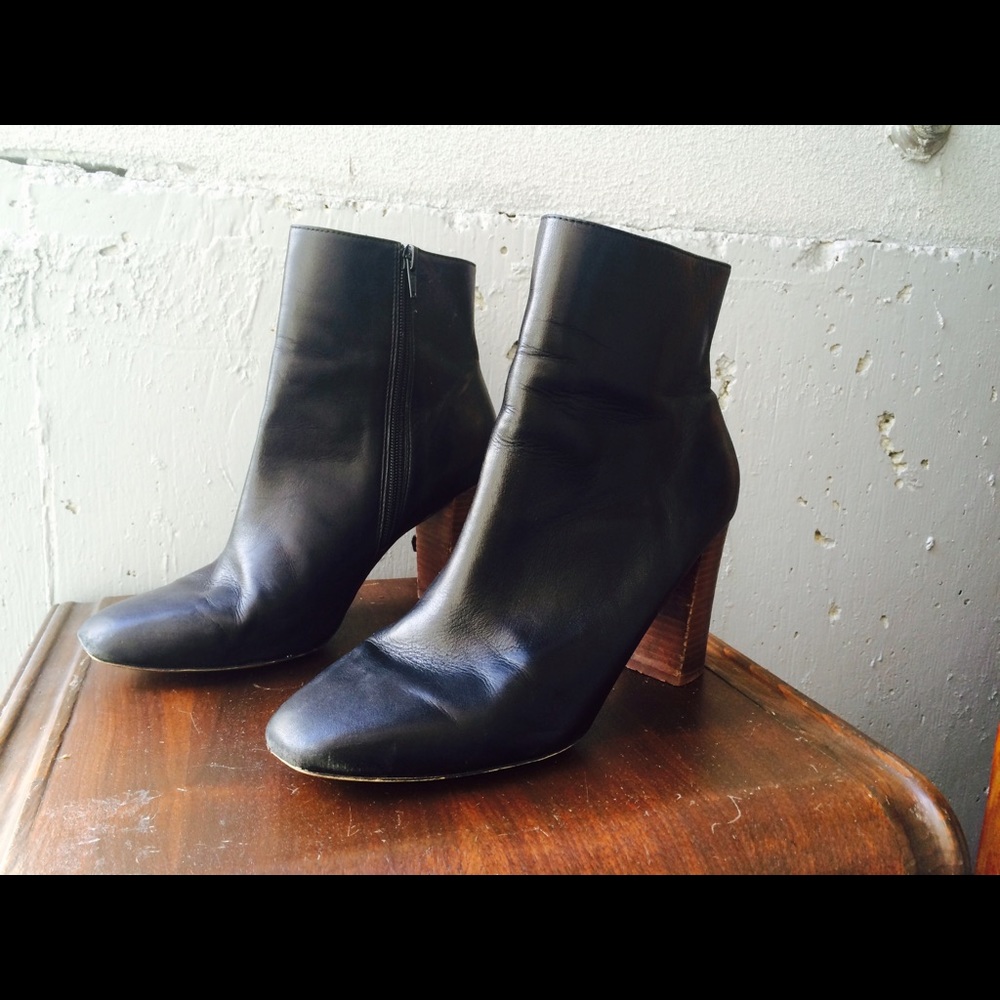 Lovely leather ZARA high heel ankle boots